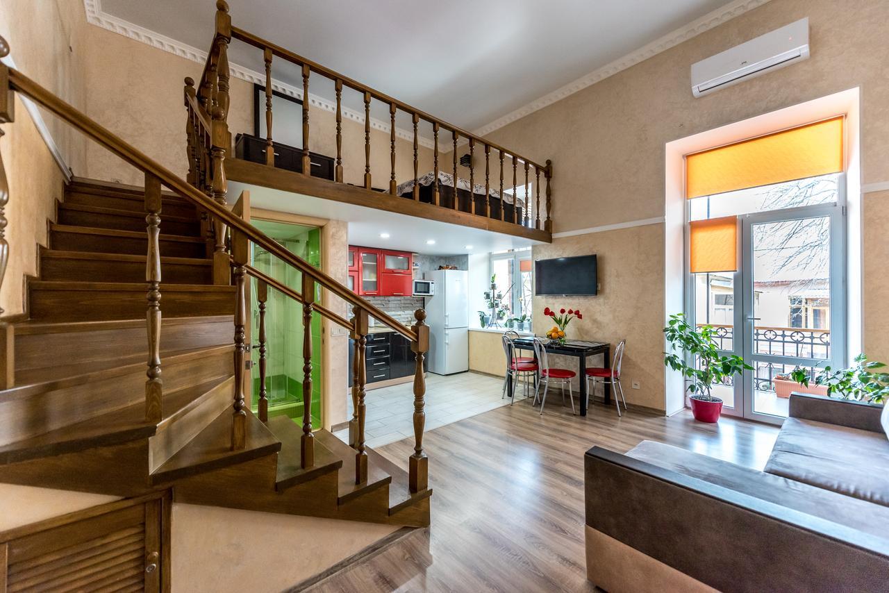 Studio Apartment In Center Of Odessa Ngoại thất bức ảnh